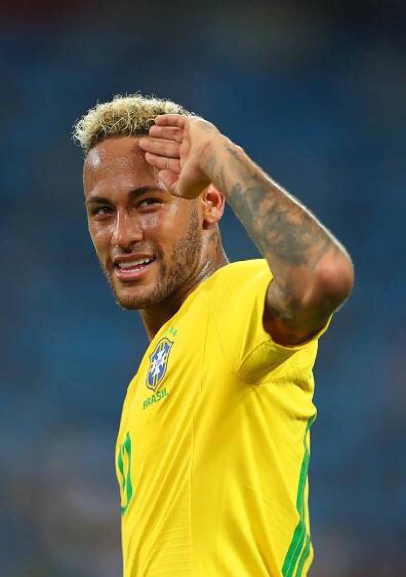 一个在赛后 一个在赛后