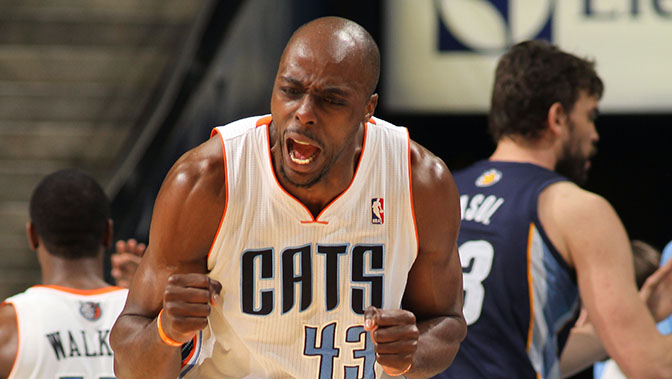 他们不仅肩 他们不仅肩