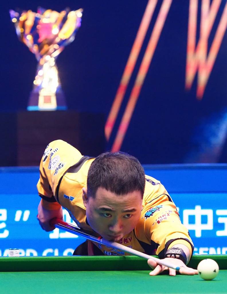 持球队的竞 持球队的竞