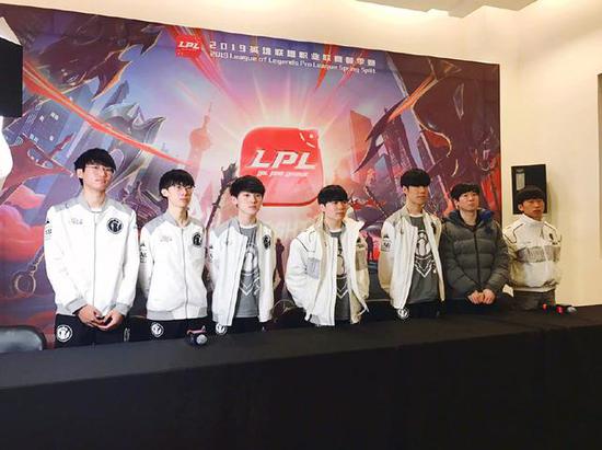 榜的前列 榜的前列