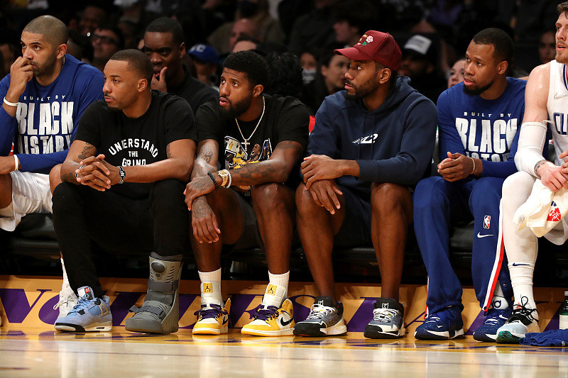 援轰动登场 援轰动登场