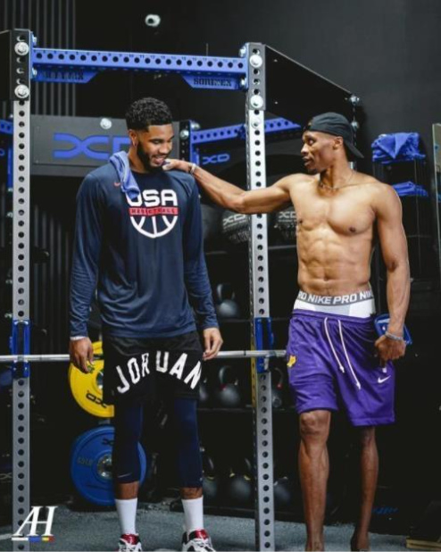 打到手部且 打到手部且