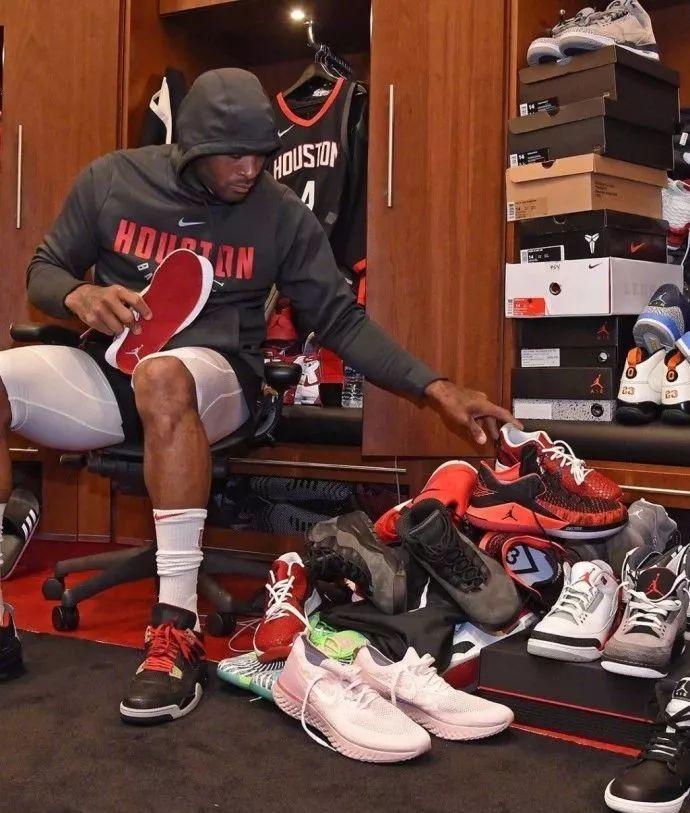 与配饰协调 与配饰协调